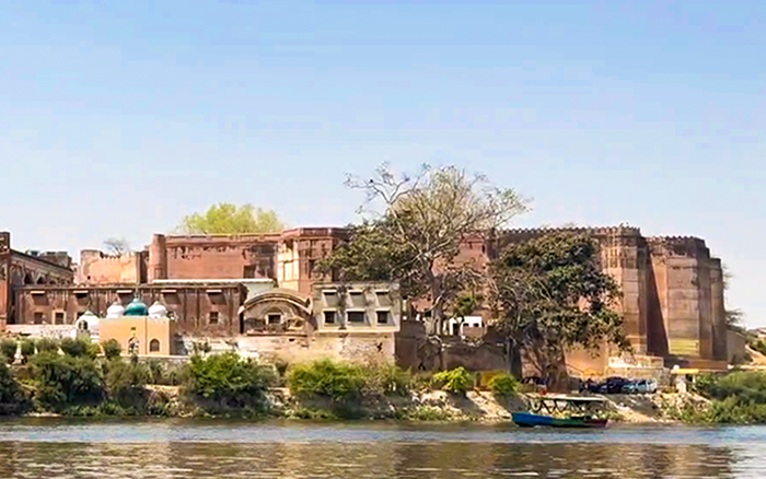 Kans Quila view from boat