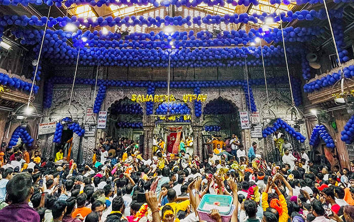 Banke Bihari Temple wide view