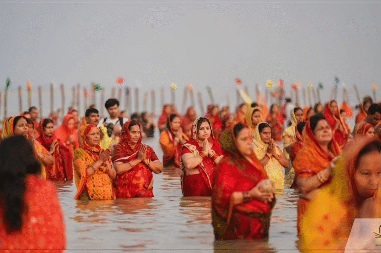 छठ पूजा: महत्व, विधि, कथा और संपूर्ण जानकारी – सूर्य उपासना का महापर्व