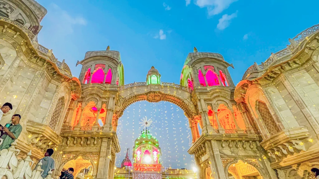 इस्कॉन मंदिर वृन्दावन