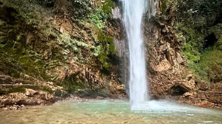 टाइगर फॉल्स (Tiger Falls)